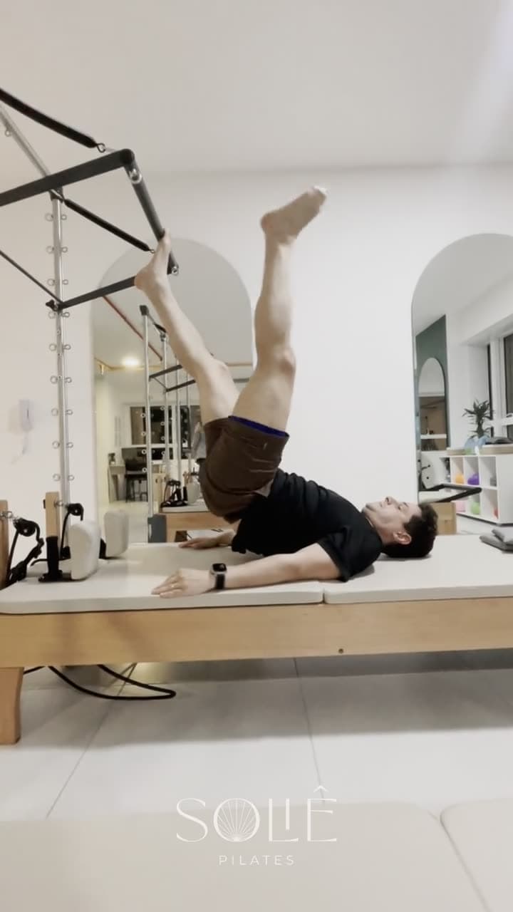 Fortalecimento da coluna em poucas semanas: o efeito do Pilates feito sob medida